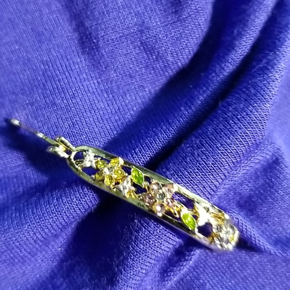 Gold, pink and green floral earrings (See Fifth Picture!) - Picture 4 of 6